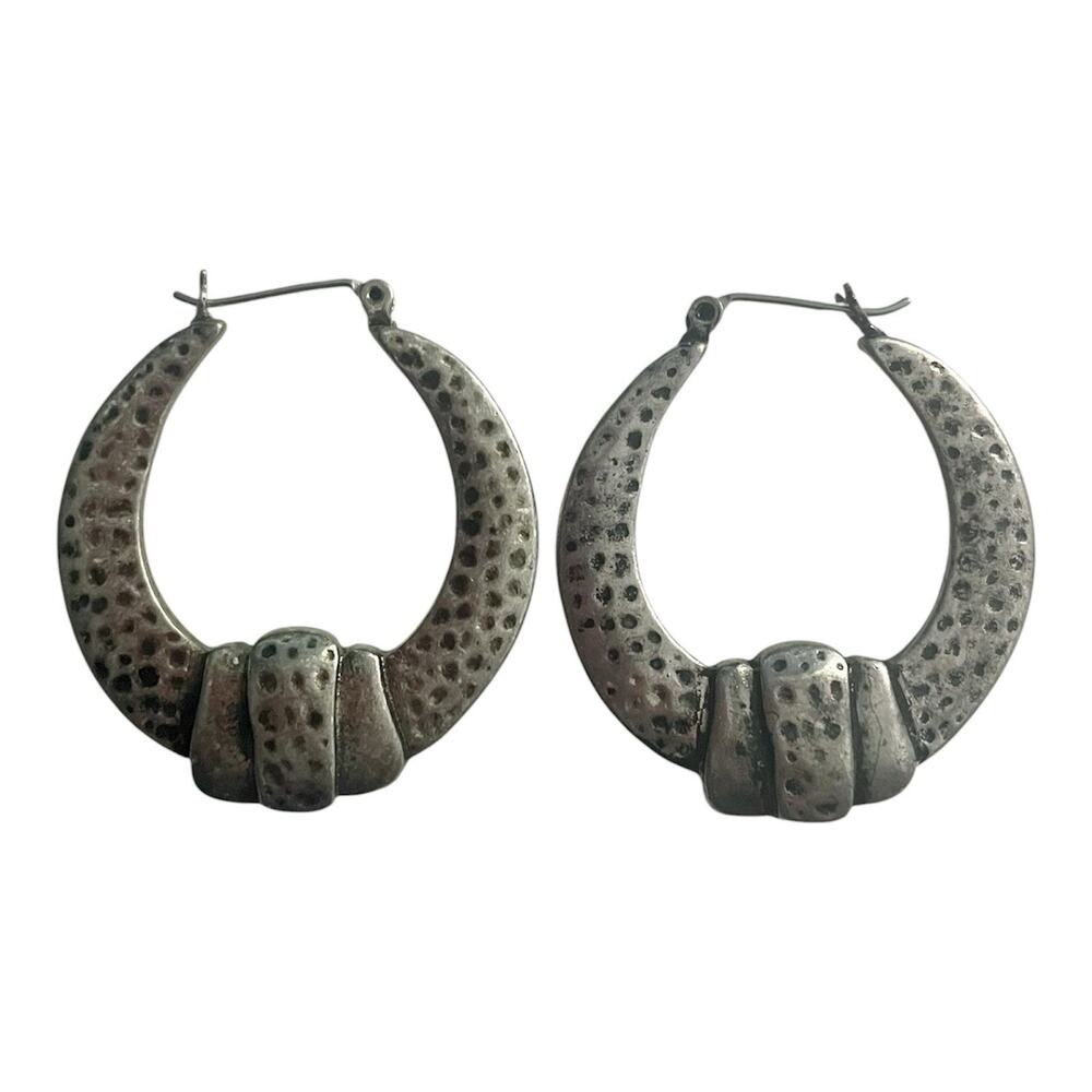 Vintage Silver Tone Crescent Hoop Earrings Pebbled Texture Latch Closure Boho